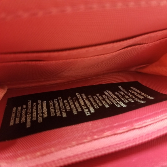 3 Item Bundle 24 inch925 Silver Necklace With925Silver Charm and NWT Tawi Wallet - Picture 13 of 13